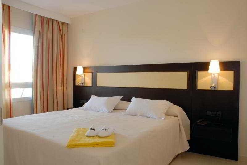 Hotel Illot Suites Cala Ratjada  Ngoại thất bức ảnh