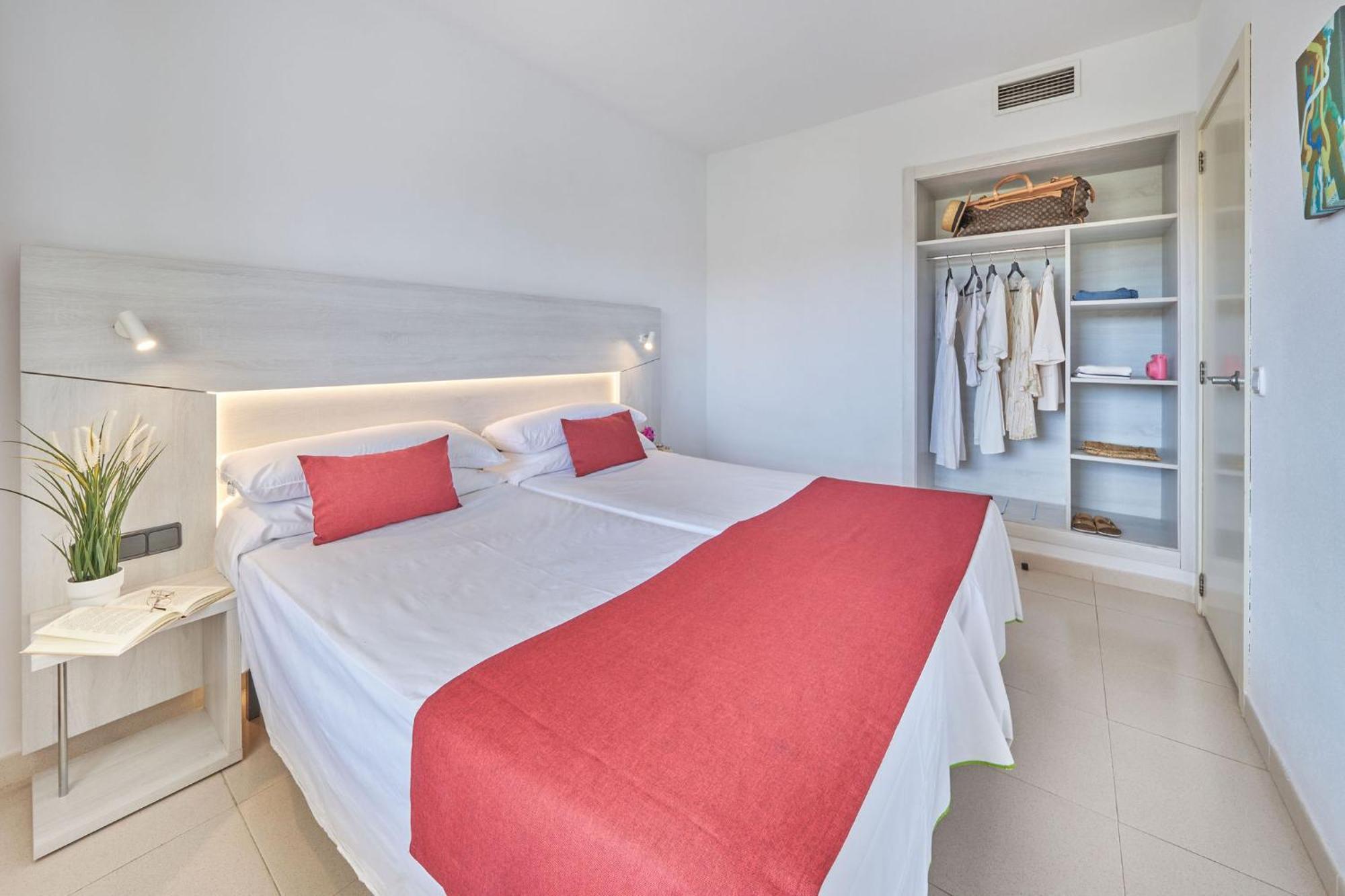 Hotel Illot Suites Cala Ratjada  Ngoại thất bức ảnh