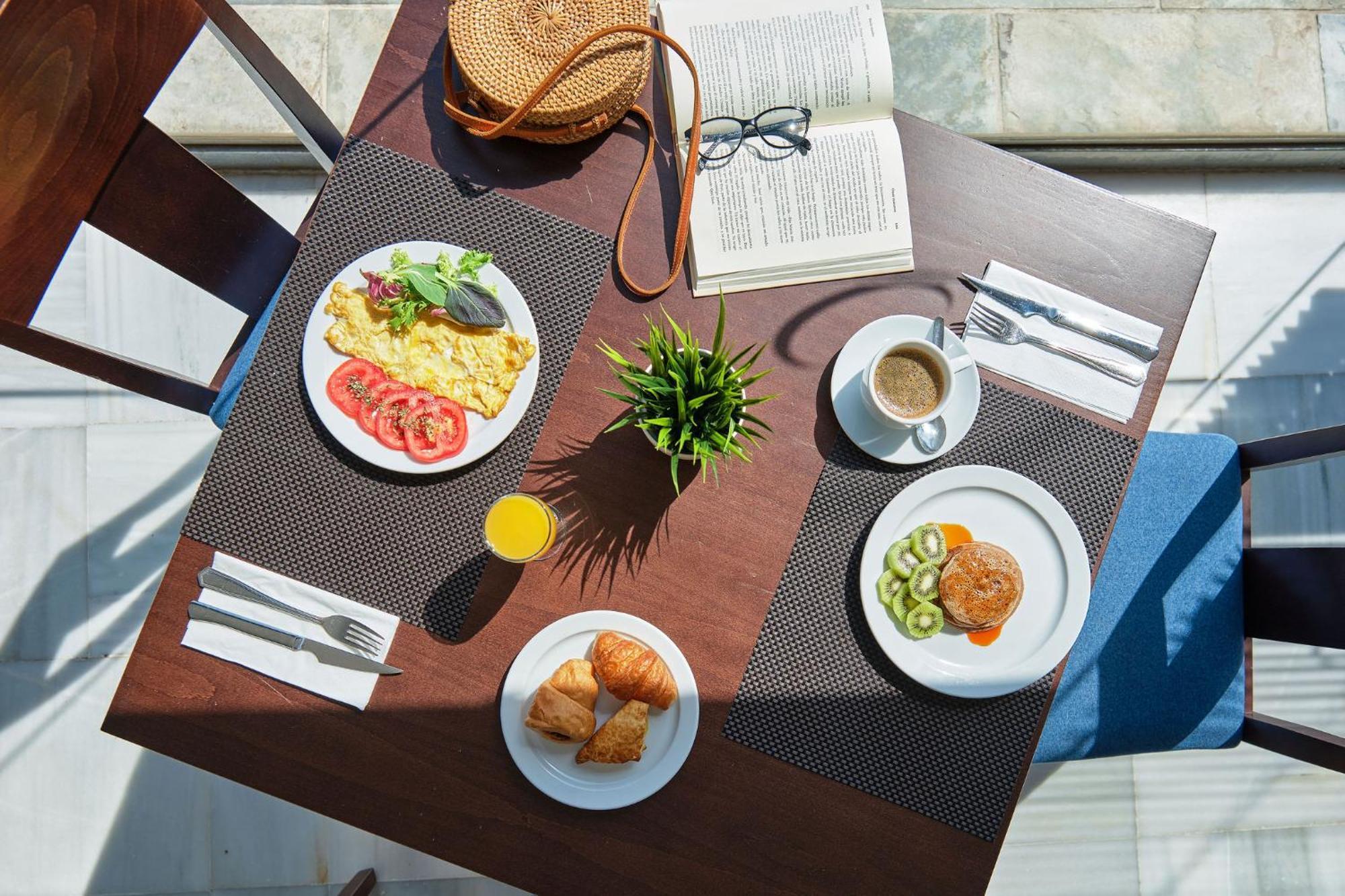 Hotel Illot Suites Cala Ratjada  Ngoại thất bức ảnh
